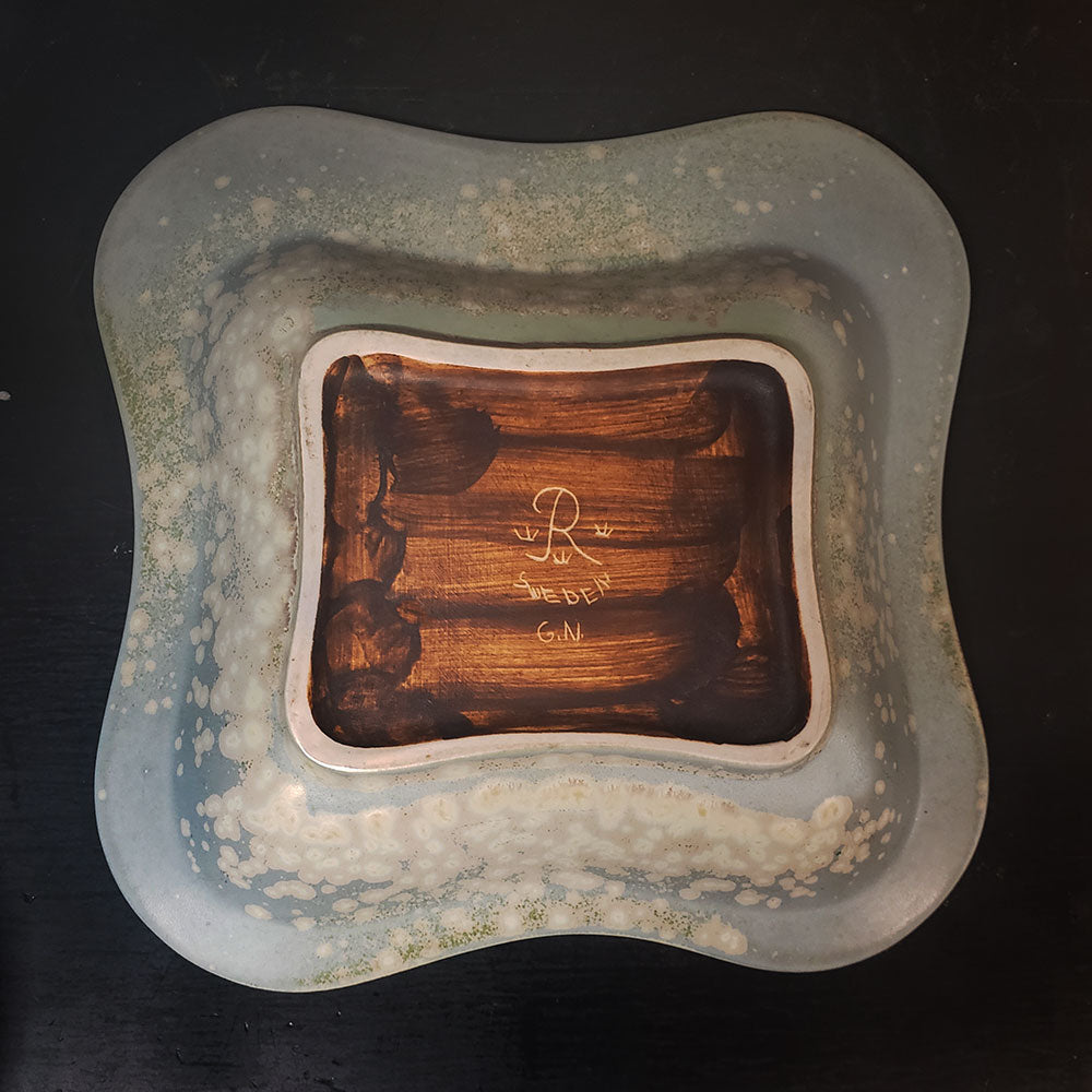 Gunnar Nylund for Rörstrand, Sweden, stoneware dish with gray crystalline glaze H1105