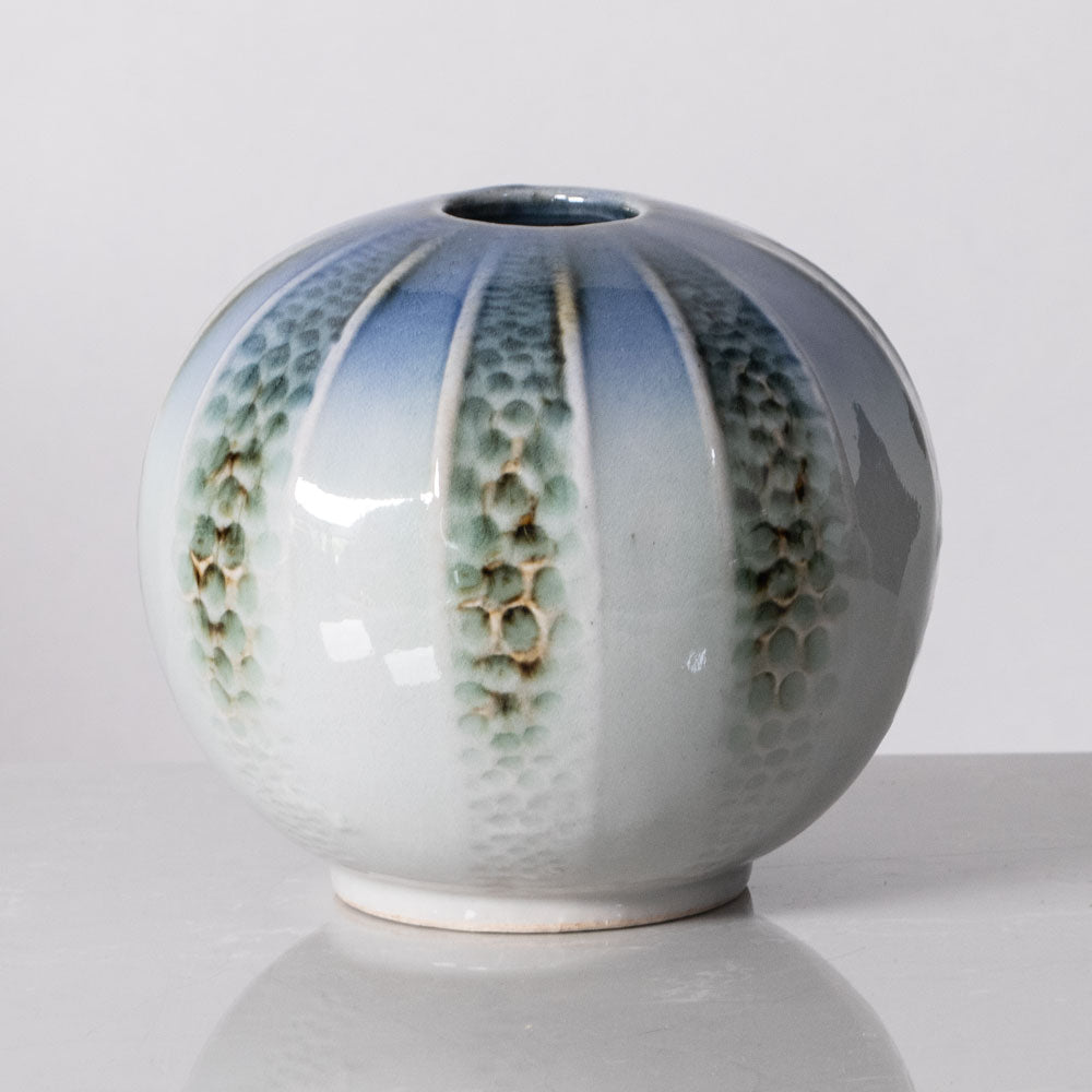 Carl Harry Stålhane for Designhuset, Sweden, porcelain vase with blue glazes J1357