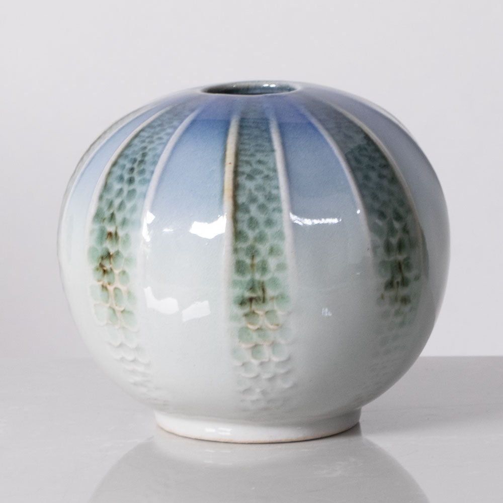 Carl Harry Stålhane for Designhuset, Sweden, porcelain vase with blue glazes J1357