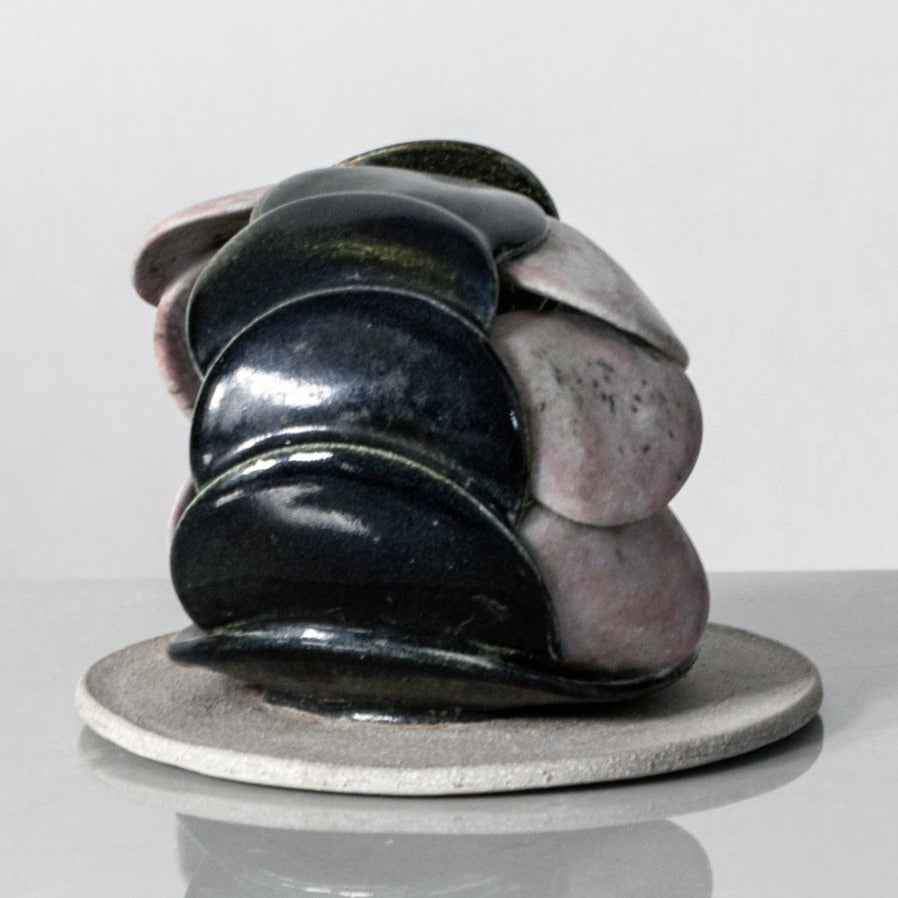 Beate Kuhn, Germany, unique sculpture with pink and dark green glaze K1745