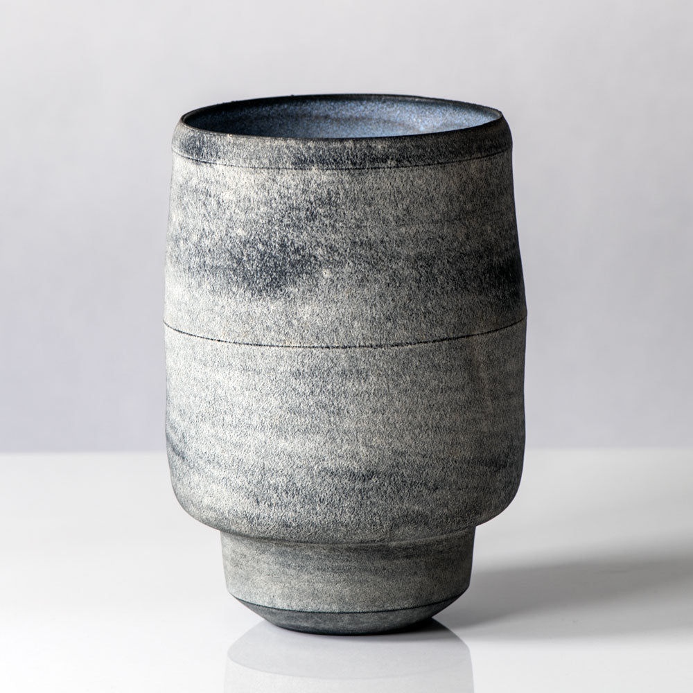 Kap-Sun Hwang, Germany / South Korea, unique stoneware vase with matte gray glaze J1277