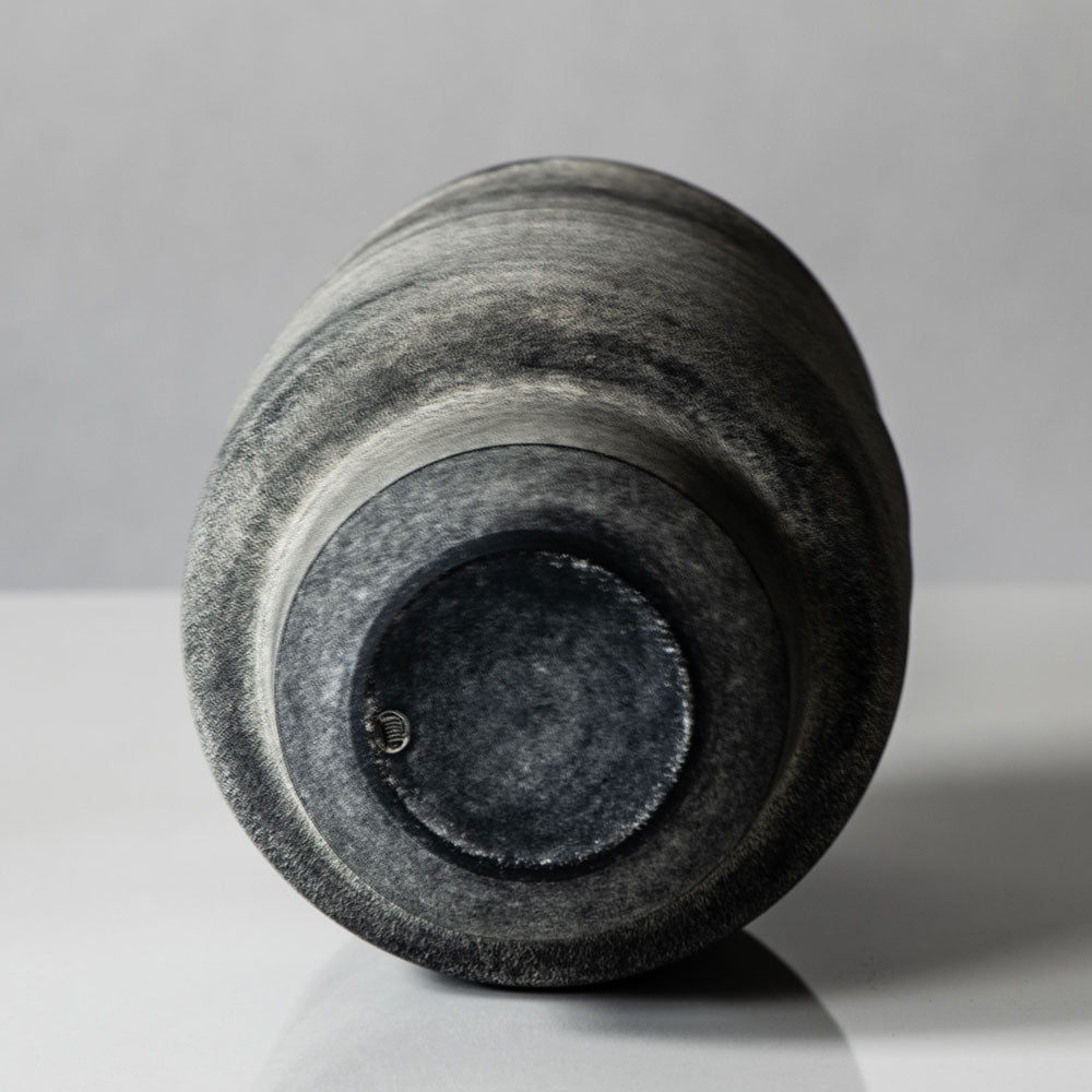 Kap-Sun Hwang, Germany / South Korea, unique stoneware vase with matte gray glaze J1277