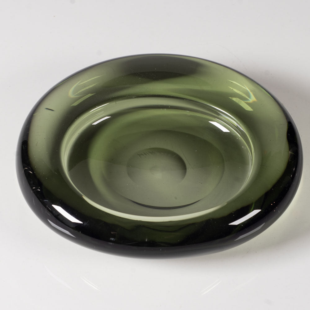 Vicki Lindstrand for Kosta Sweden, shallow bowl in green glass L3624