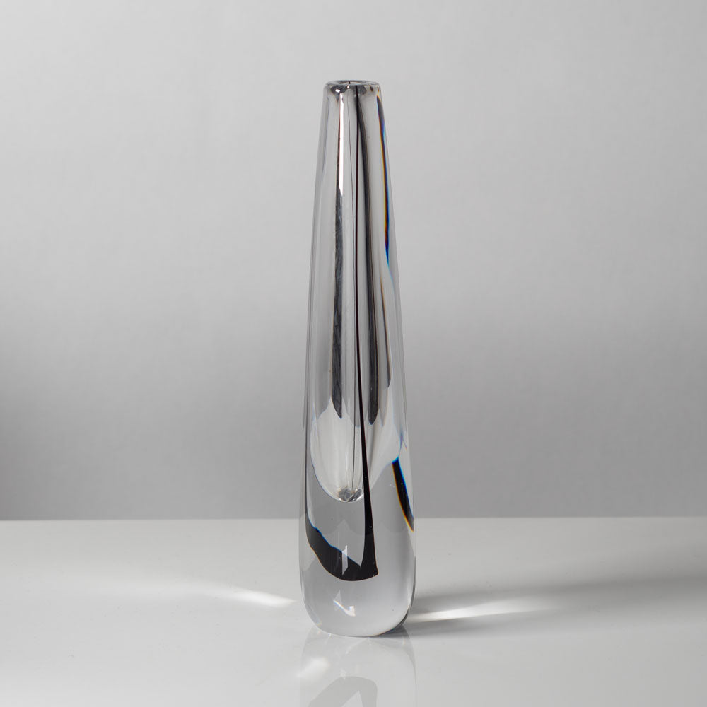 Vicke Lindstrand for Kosta, Sweden, Clear glass vase with internal black filament K2399