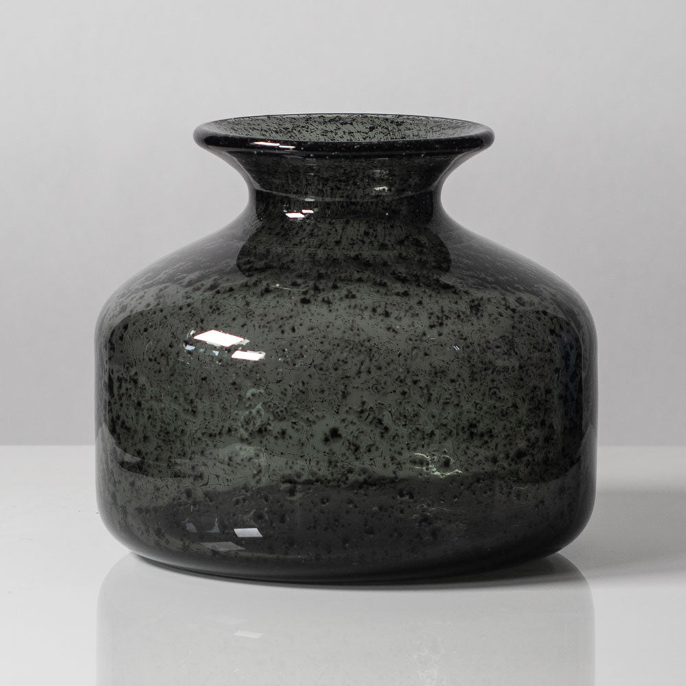 Bengt Orup for Hyllinge Glasbruk, vase in bubbled gray glass K2410