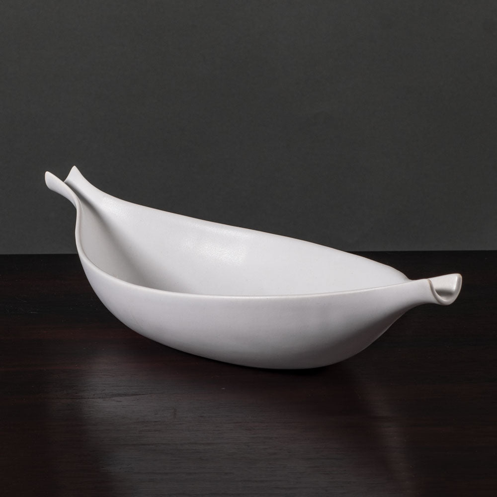 Stig Lindberg for Gustavsberg, Sweden, "Pungo" porcelain dish with matte white glaze L3579