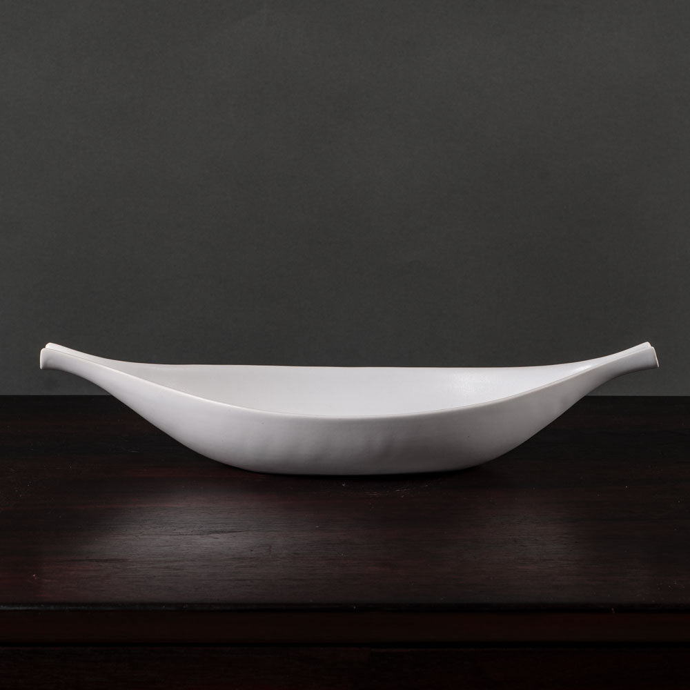 Stig Lindberg for Gustavsberg, Sweden, "Pungo" porcelain dish with matte white glaze L3579