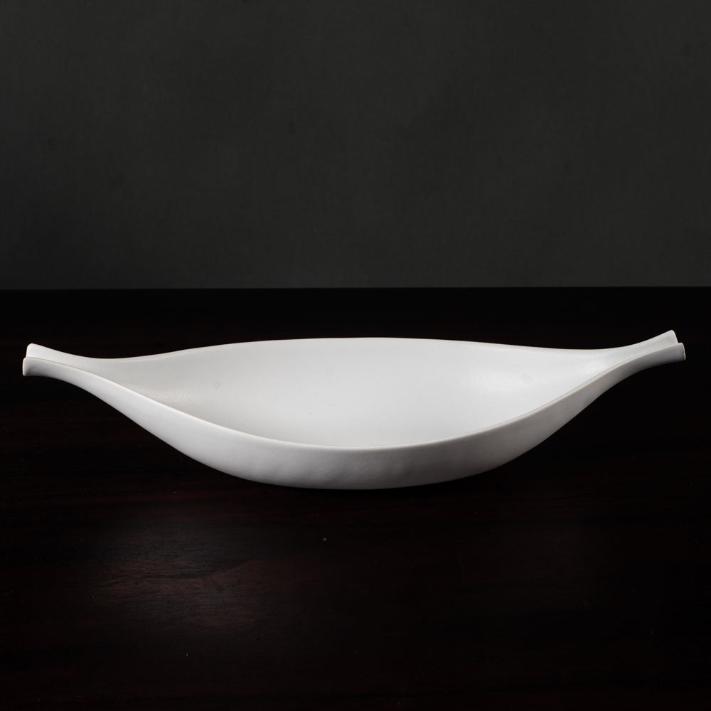 Stig Lindberg for Gustavsberg, Sweden, "Pungo" porcelain dish with matte white glaze L3579