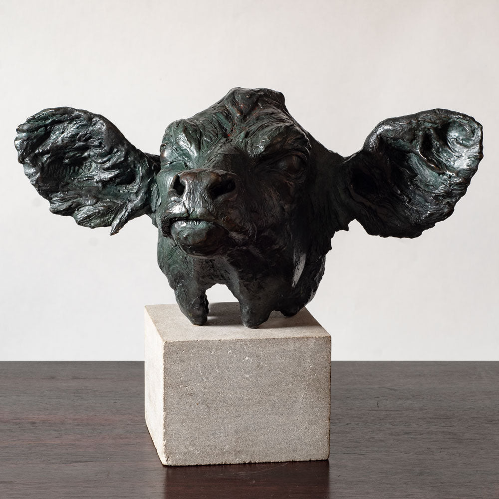 Elisabeth Nickles, US, bronze and concrete bust of a calf EN1006