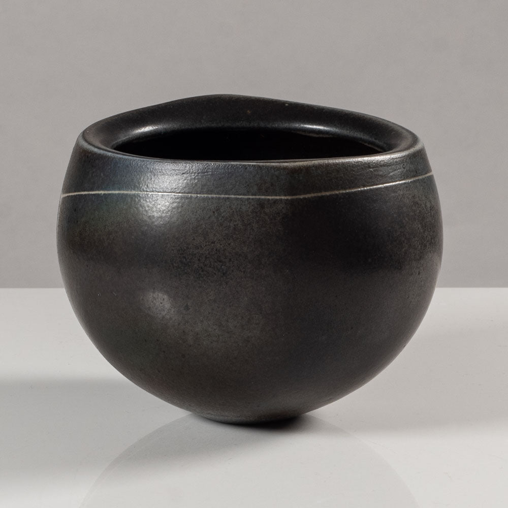 Gotlind Weigel, own studio, Germany, stoneware vessel with blue gray glaze L3757