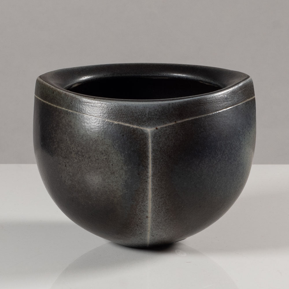 Gotlind Weigel, own studio, Germany, stoneware vessel with blue gray glaze L3757