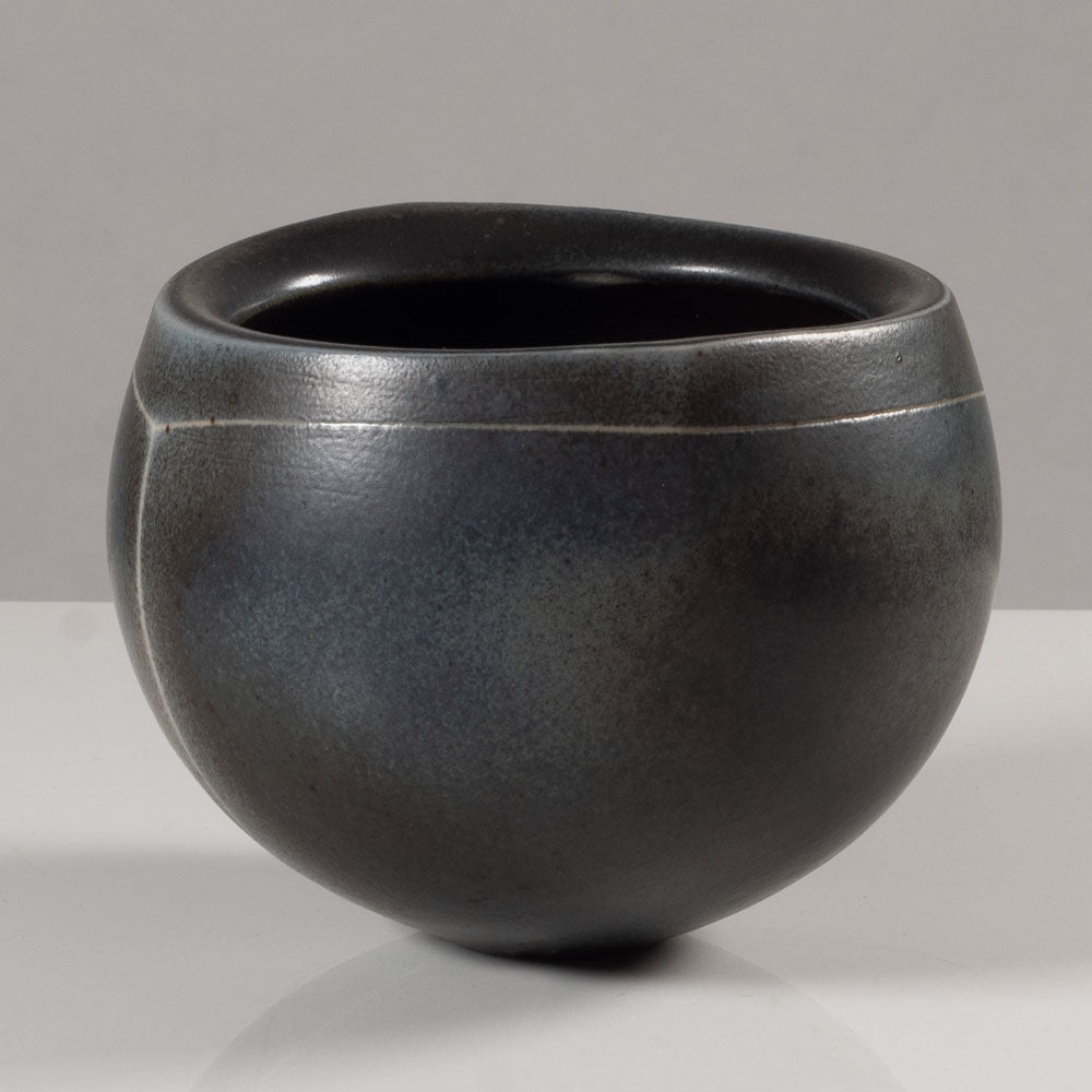 Gotlind Weigel, own studio, Germany, stoneware vessel with blue gray glaze L3757