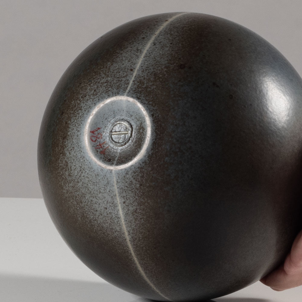 Gotlind Weigel, own studio, Germany, stoneware vessel with blue gray glaze L3757