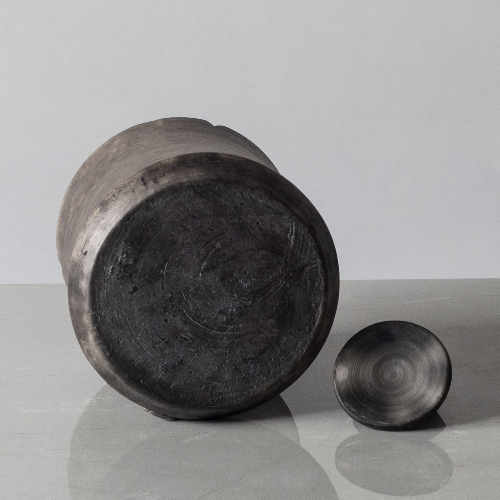 Tim Andrews, UK, smoke fired jar H1451