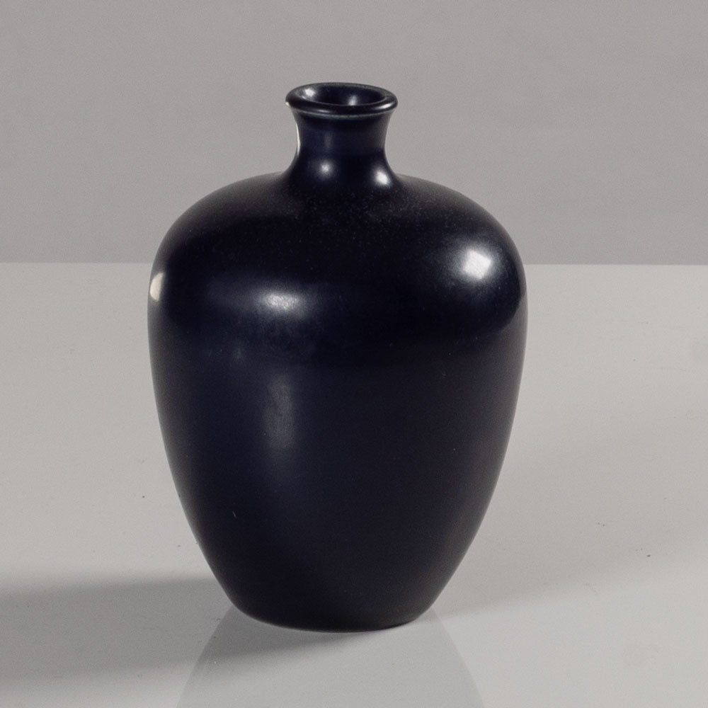 Erich and Ingrid Triller for Tobo, vase with semi-matte dark blue glaze L3829