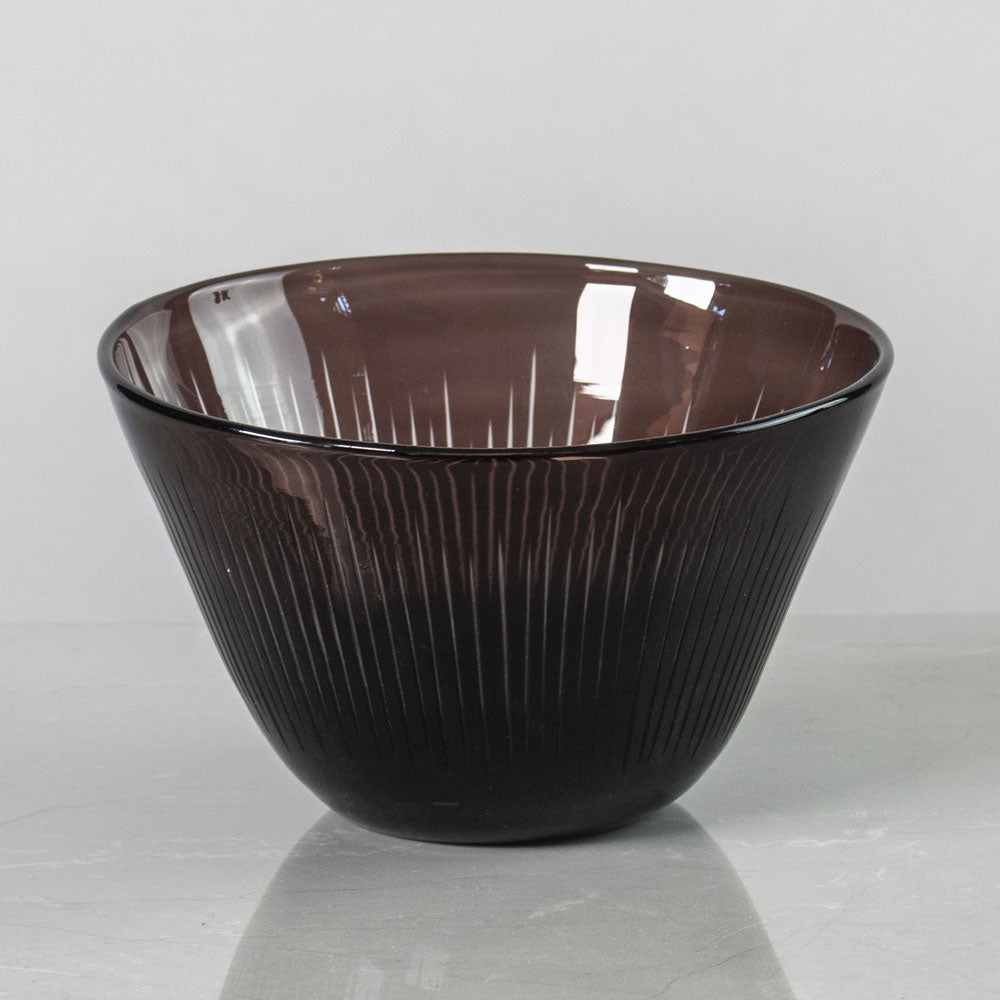 Vicke Lindstrand for Kosta, Sweden, unique engraved purple glass bowl K2062