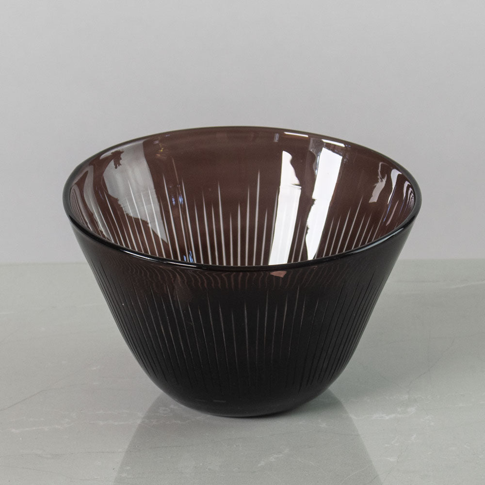 Vicke Lindstrand for Kosta, Sweden, unique engraved purple glass bowl K2062