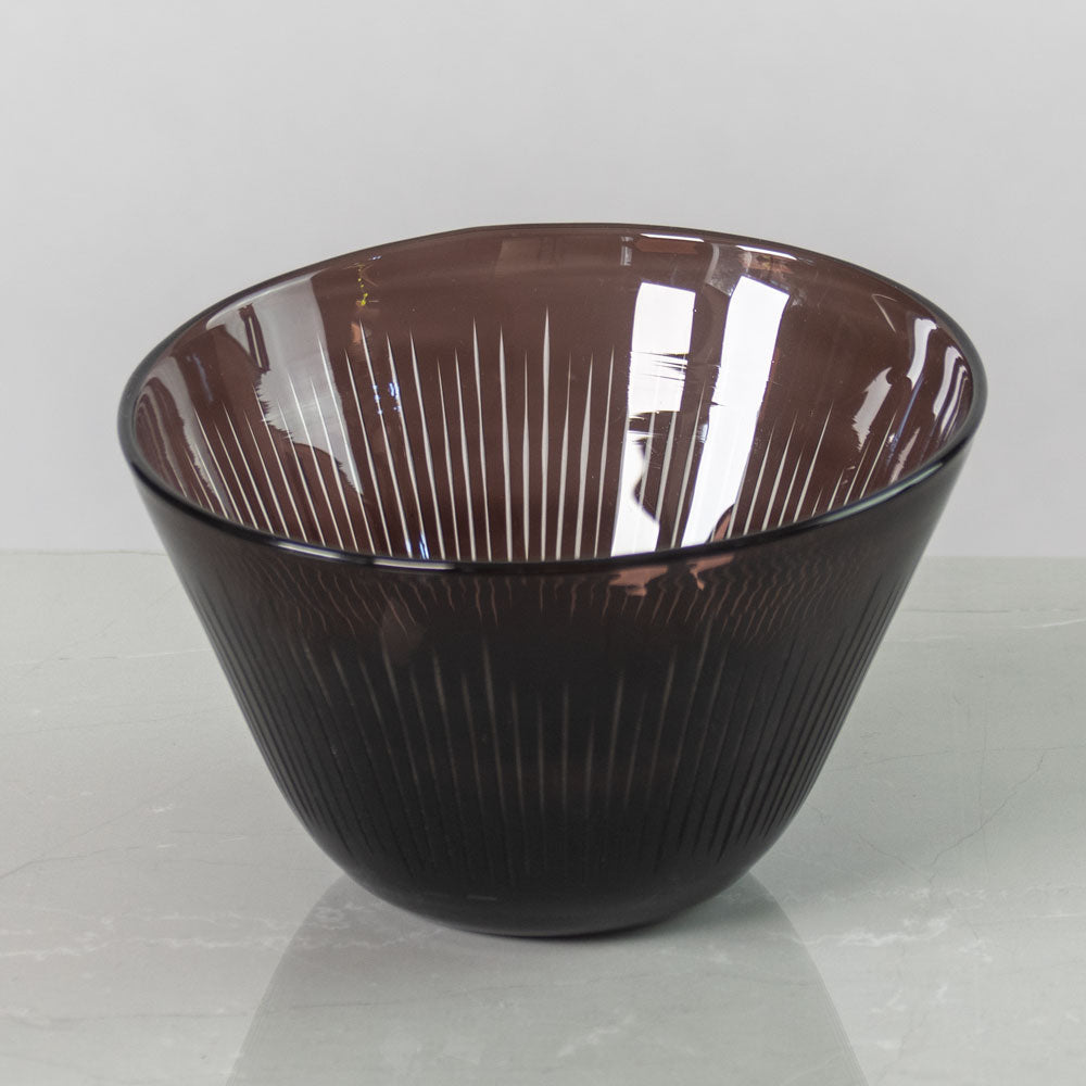 Vicke Lindstrand for Kosta, Sweden, unique engraved purple glass bowl K2062