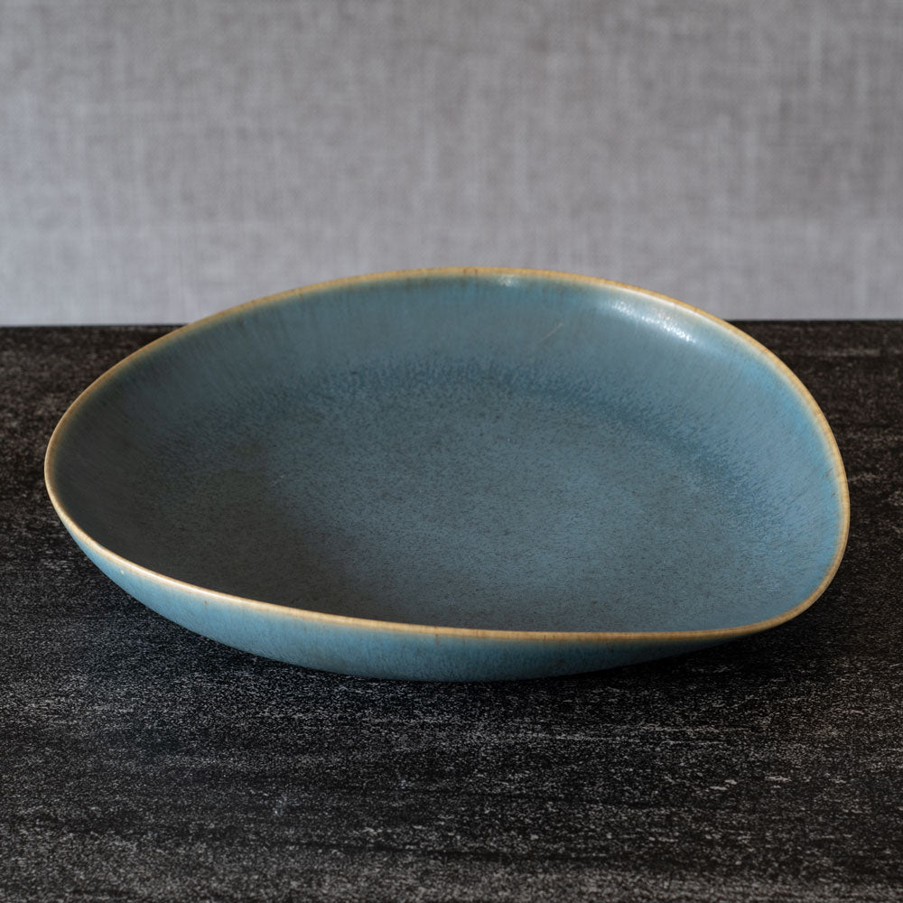 Annelise Linnemann-Schmidt for Palshus, stoneware dish with pale blue haresfur glaze L3570