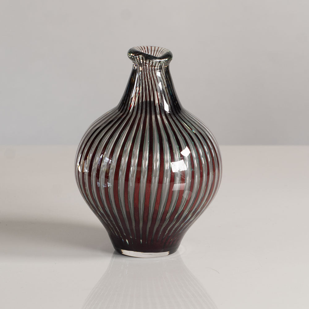 Edvin Öhrström for Orrefors, Sweden, ariel vase in red and clear glass L3797
