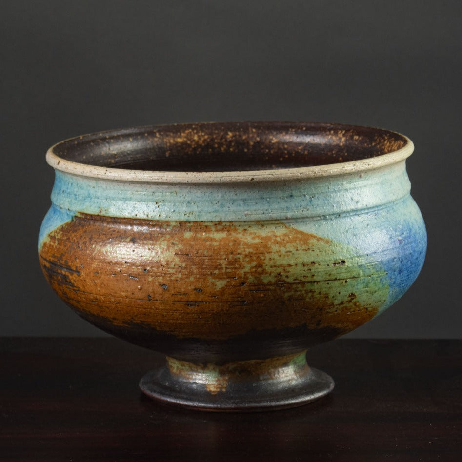 Francesca Mascitti Lindh for Arabia, Finland, large unique stoneware footed bowl K2135