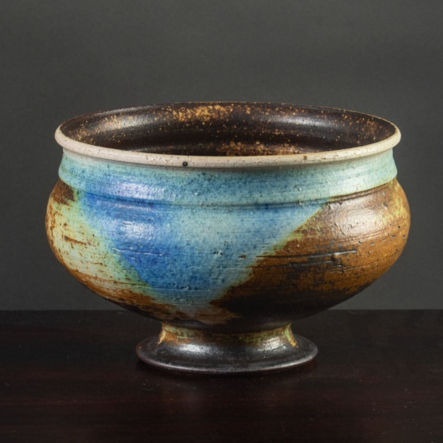 Francesca Mascitti Lindh for Arabia, Finland, large unique stoneware footed bowl K2135