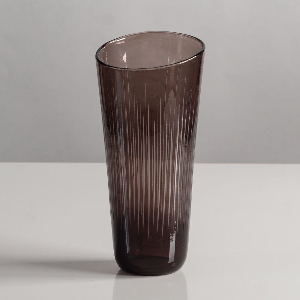 Vicke Lindstrand for Kosta, Sweden, unique engraved purple glass vase L3954