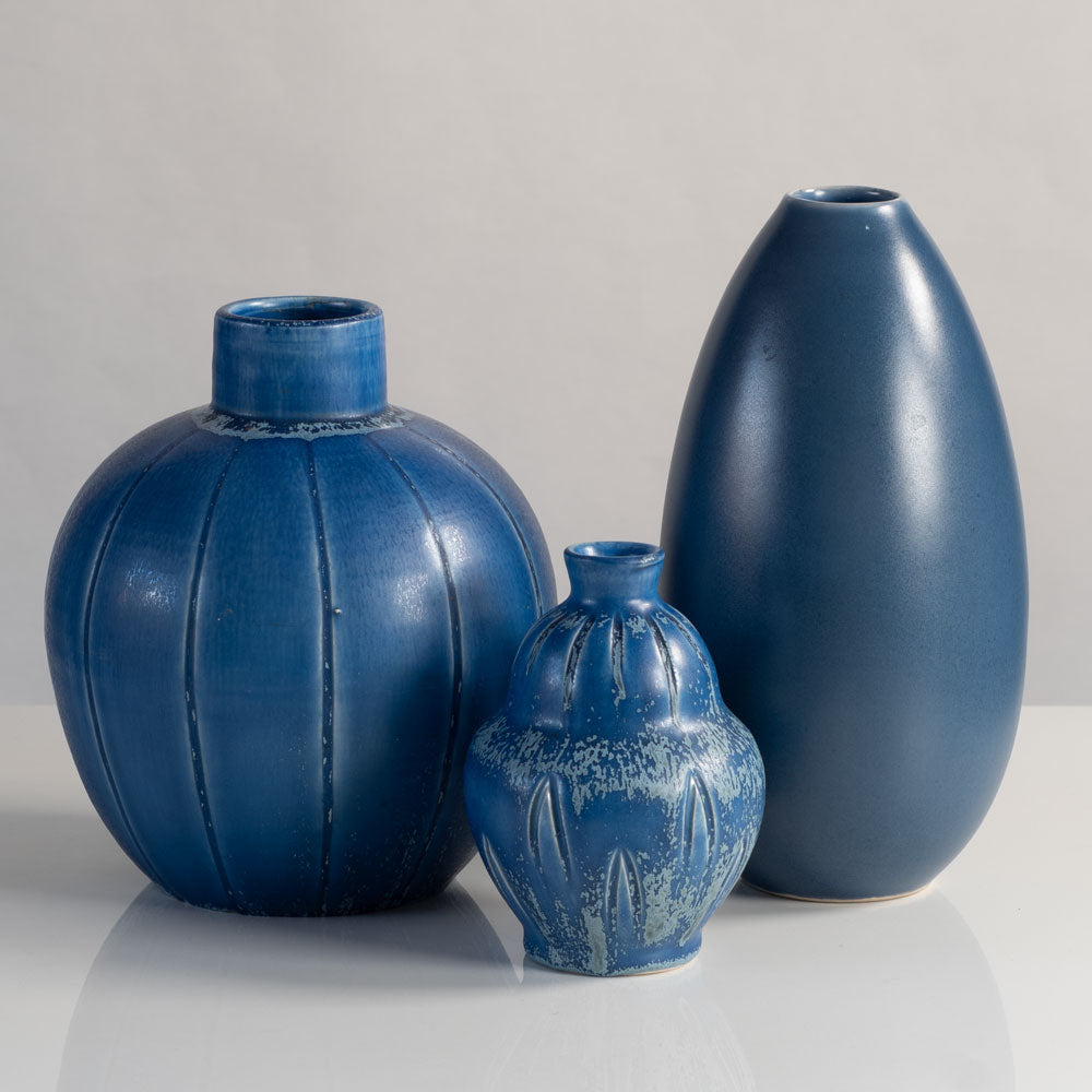 Bo Fajans, stoneware vase with matte blue glaze L3959