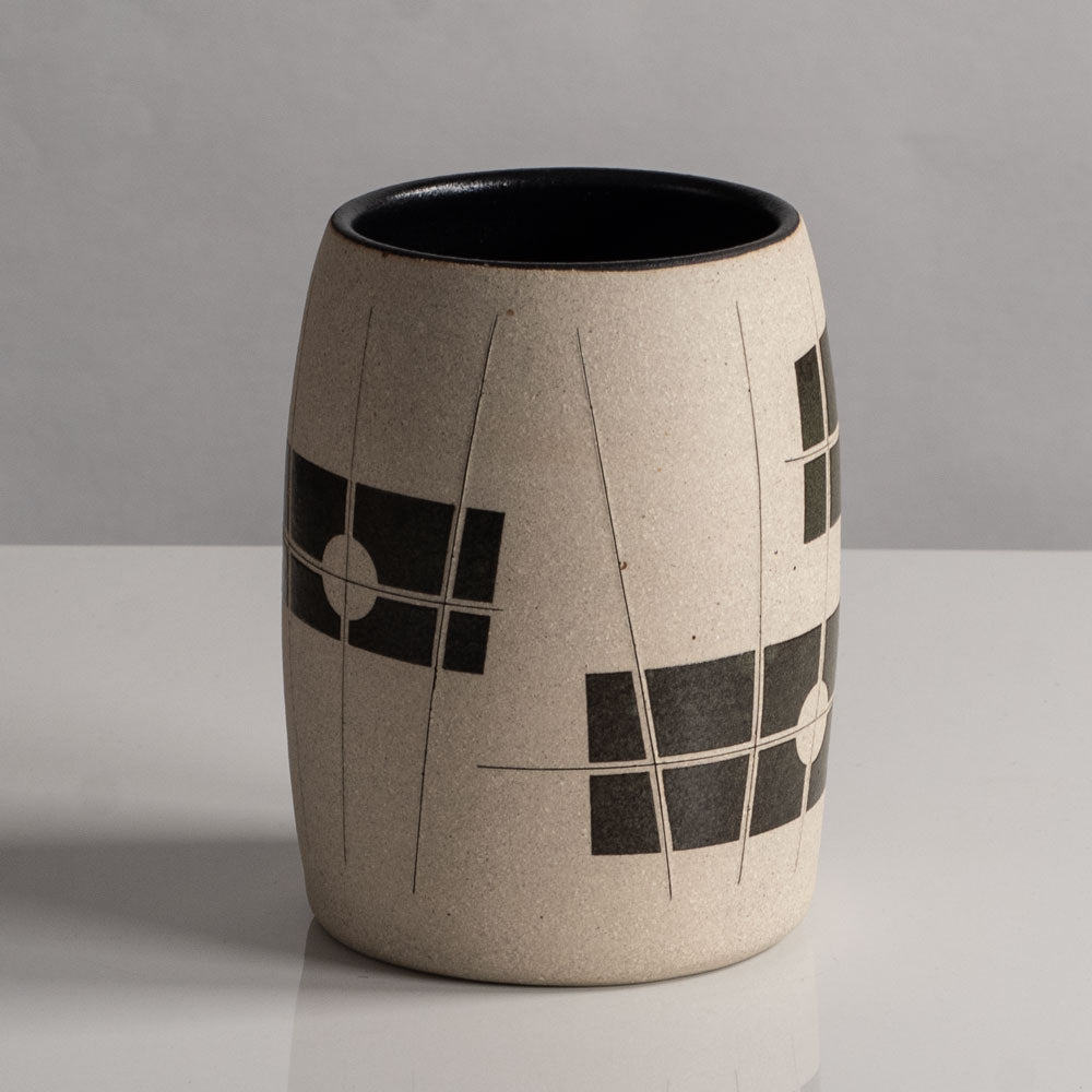 Gustavo Pérez, own studio, Mexico, barrel shaped vase L3981