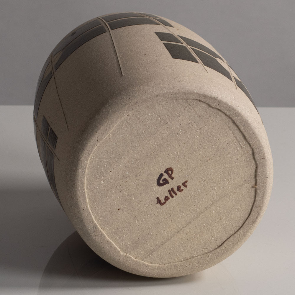 Gustavo Pérez, own studio, Mexico, barrel shaped vase L3981