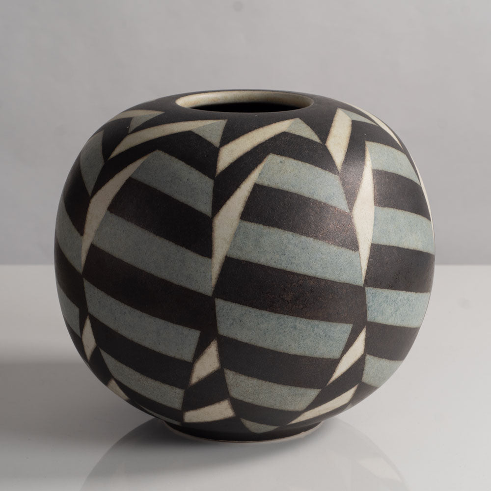 Inke Lerch-Brodersen, Germany, unique stoneware round vase with pattern M4057