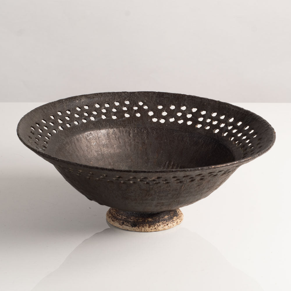 Ian Godfrey, UK, unique stoneware bowl with pierced rim M4105