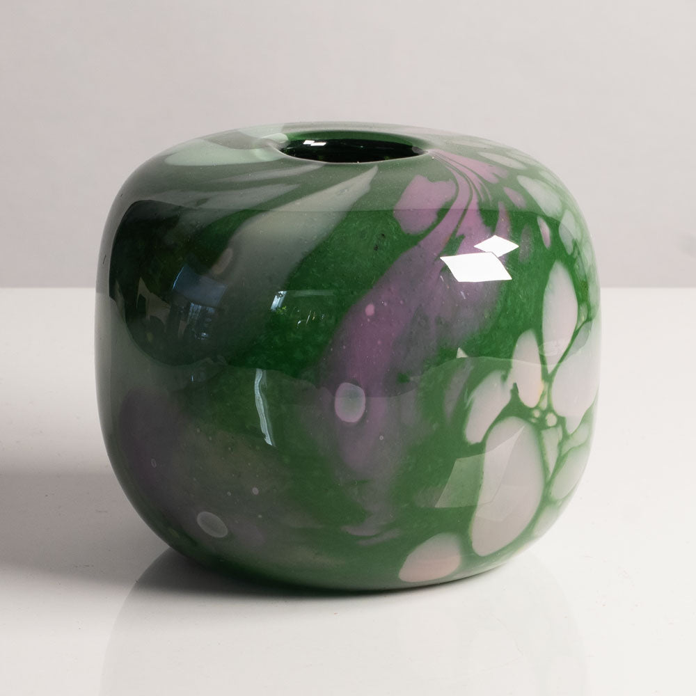Gro Bergslien for Hadeland, Norway, hand blown vase in green and pink glass M4085