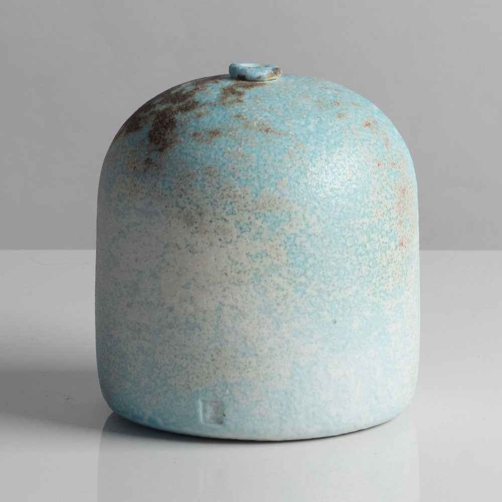 Jack Doherty, UK, soda fired porcelain vessel L4018