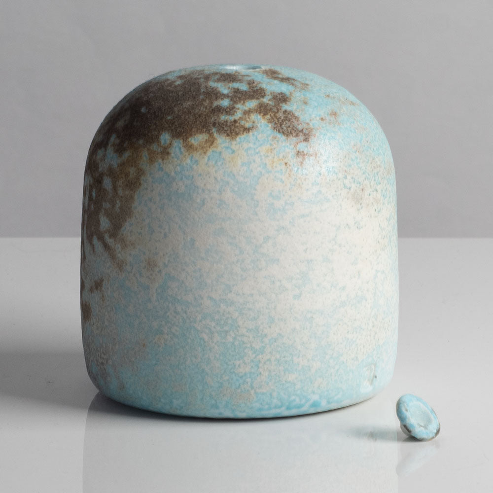 Jack Doherty, UK, soda fired porcelain vessel L4018
