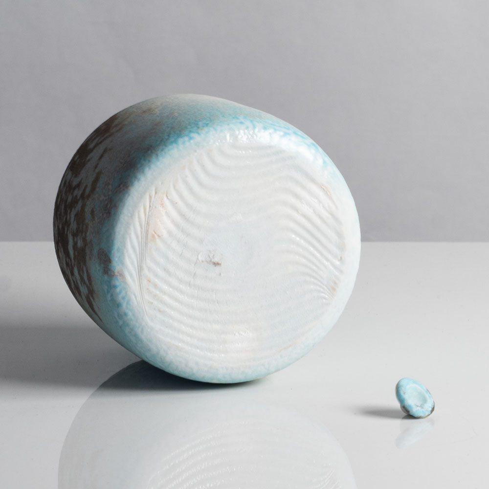 Jack Doherty, UK, soda fired porcelain vessel L4018