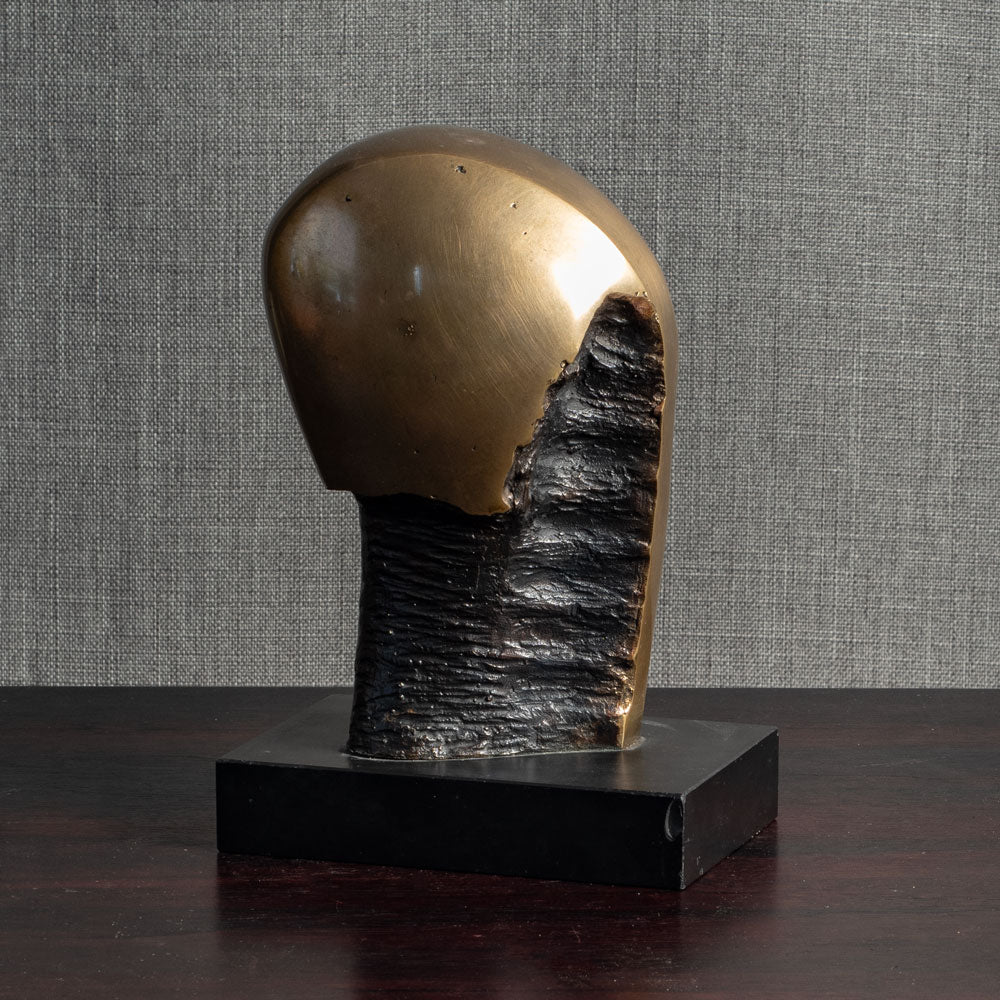 Steffen Lüttge, bronze sculpture on black marble base M4049