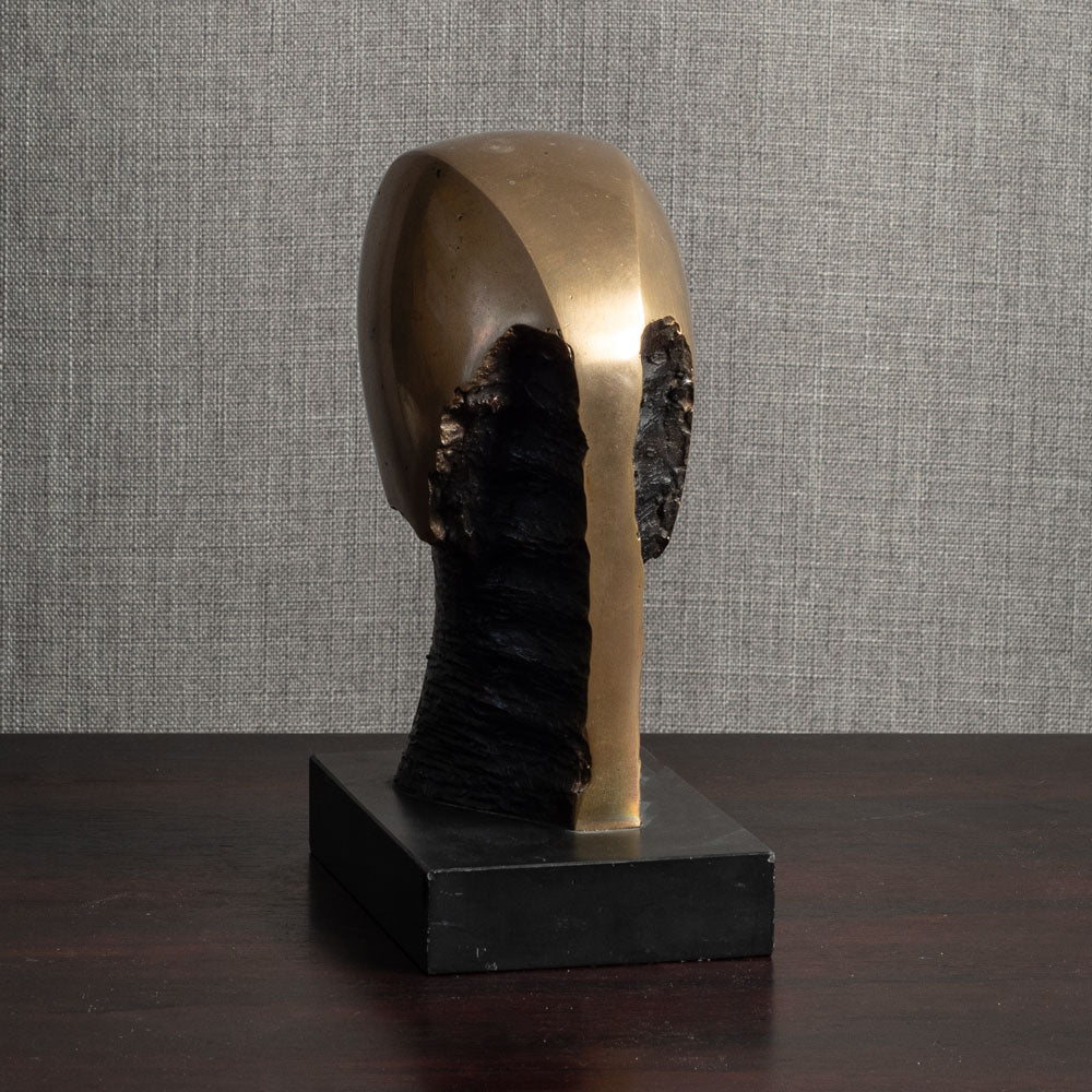 Steffen Lüttge, bronze sculpture on black marble base M4049