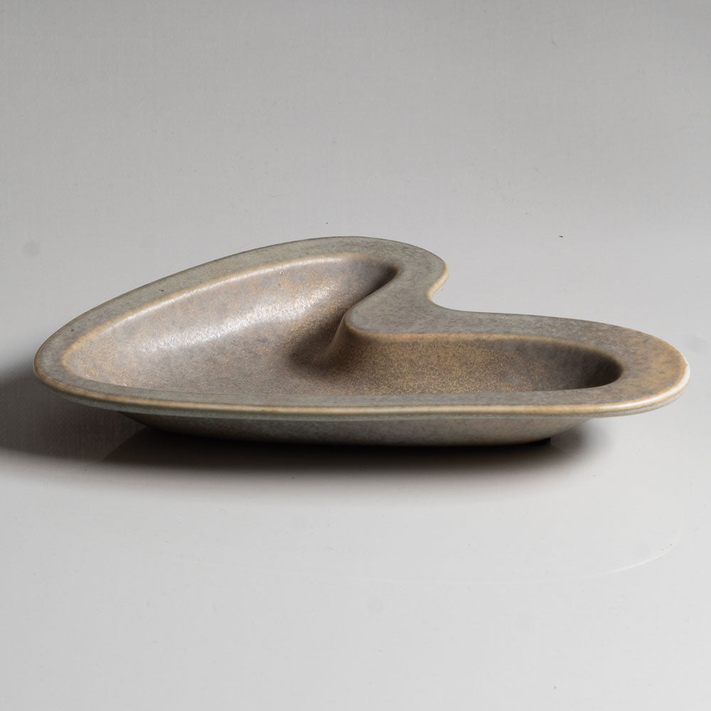 Gunnar Nylund for Rörstrand, Sweden, ceramic dish with grey haresfur glaze N9518