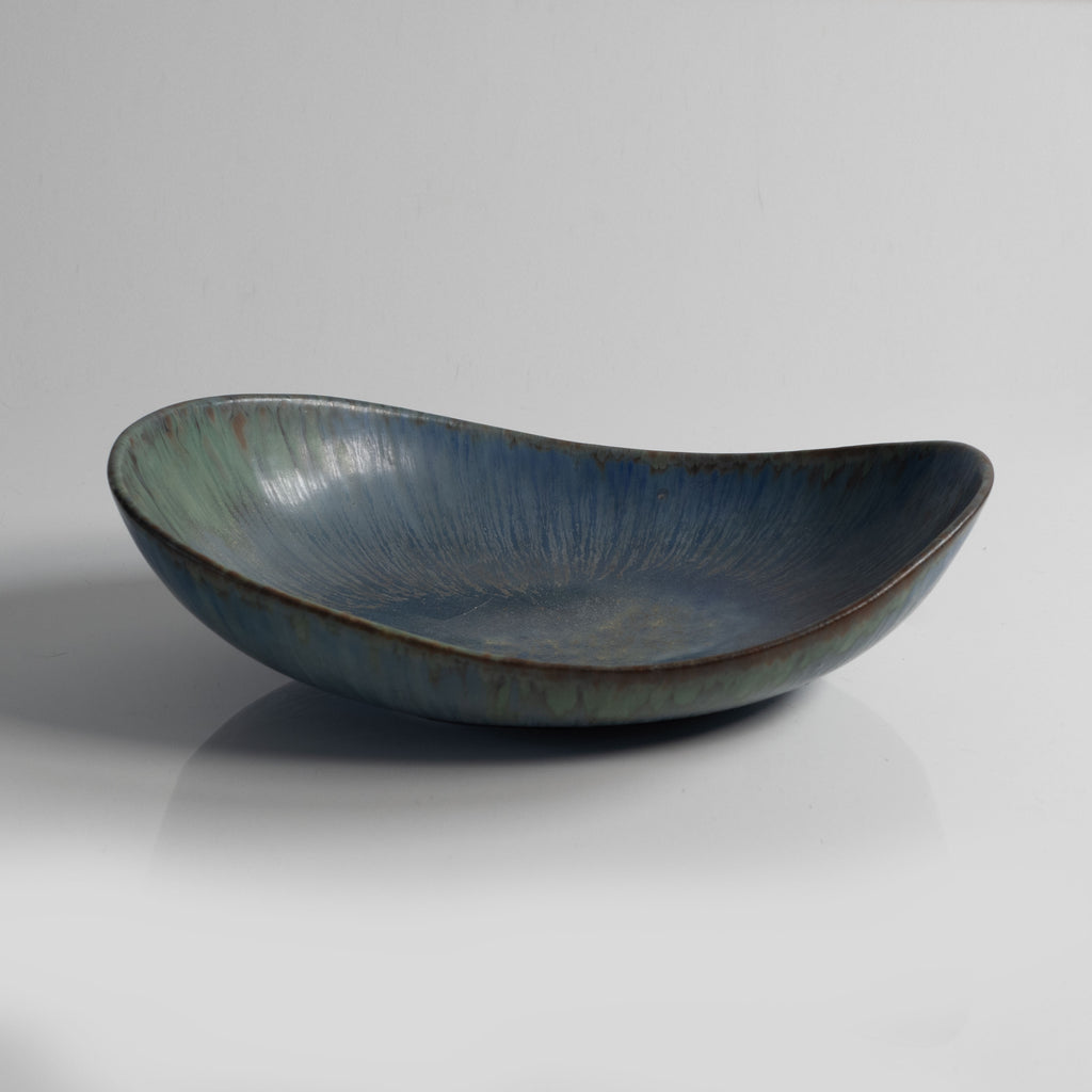 Carl Harry Stålhane for Rörstrand, Sweden, large stoneware bowl with matte blue and green glaze M4107