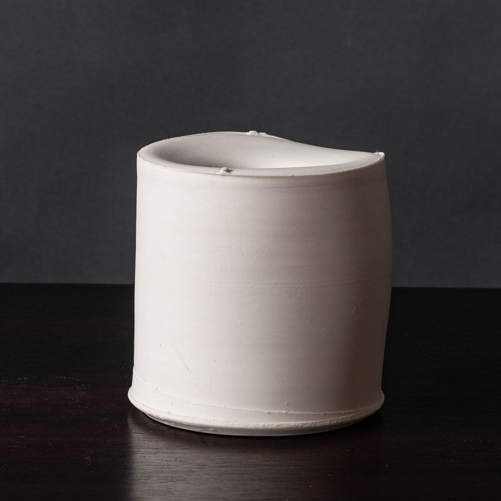 Dan Kelly, UK stoneware pot with matte white glaze K2158