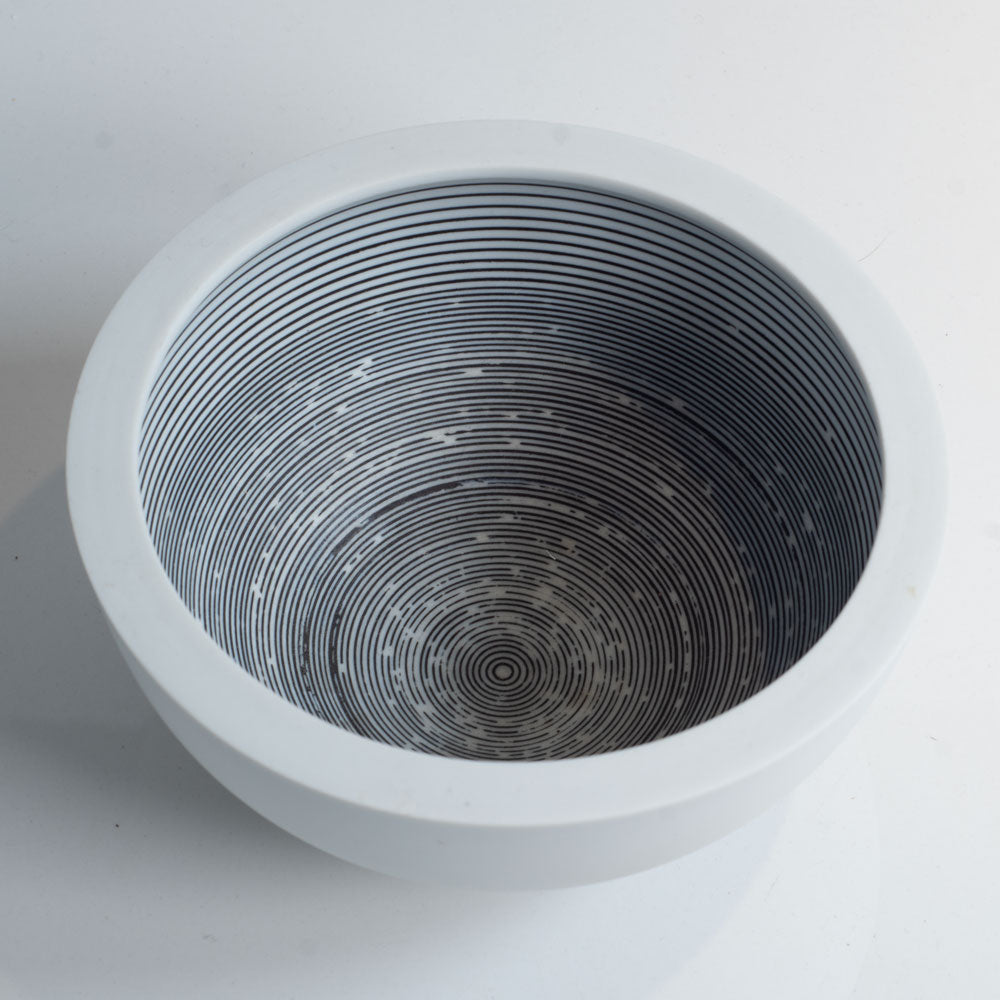 Veronika Pöschl, Austria, white stoneware bowl with patterned interior G9116