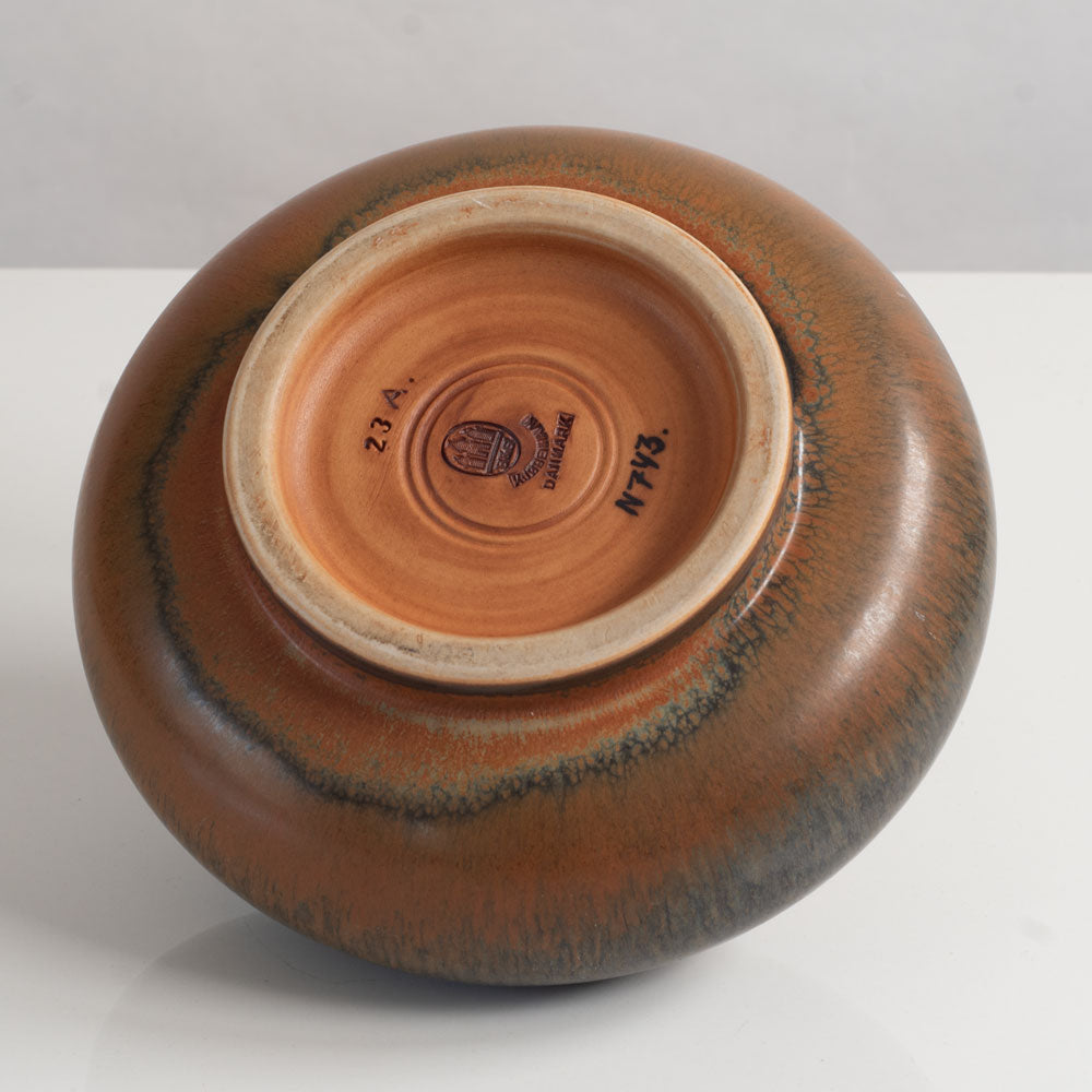Ebbe Sadolin, Bing & Grondahl, Denmark, unique stoneware vase with brown glaze M4114