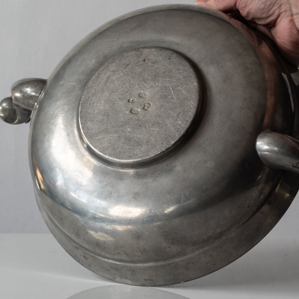Edvin Ollers for Schreuder & Olsson, Sweden, pewter bowl with two handles J1418