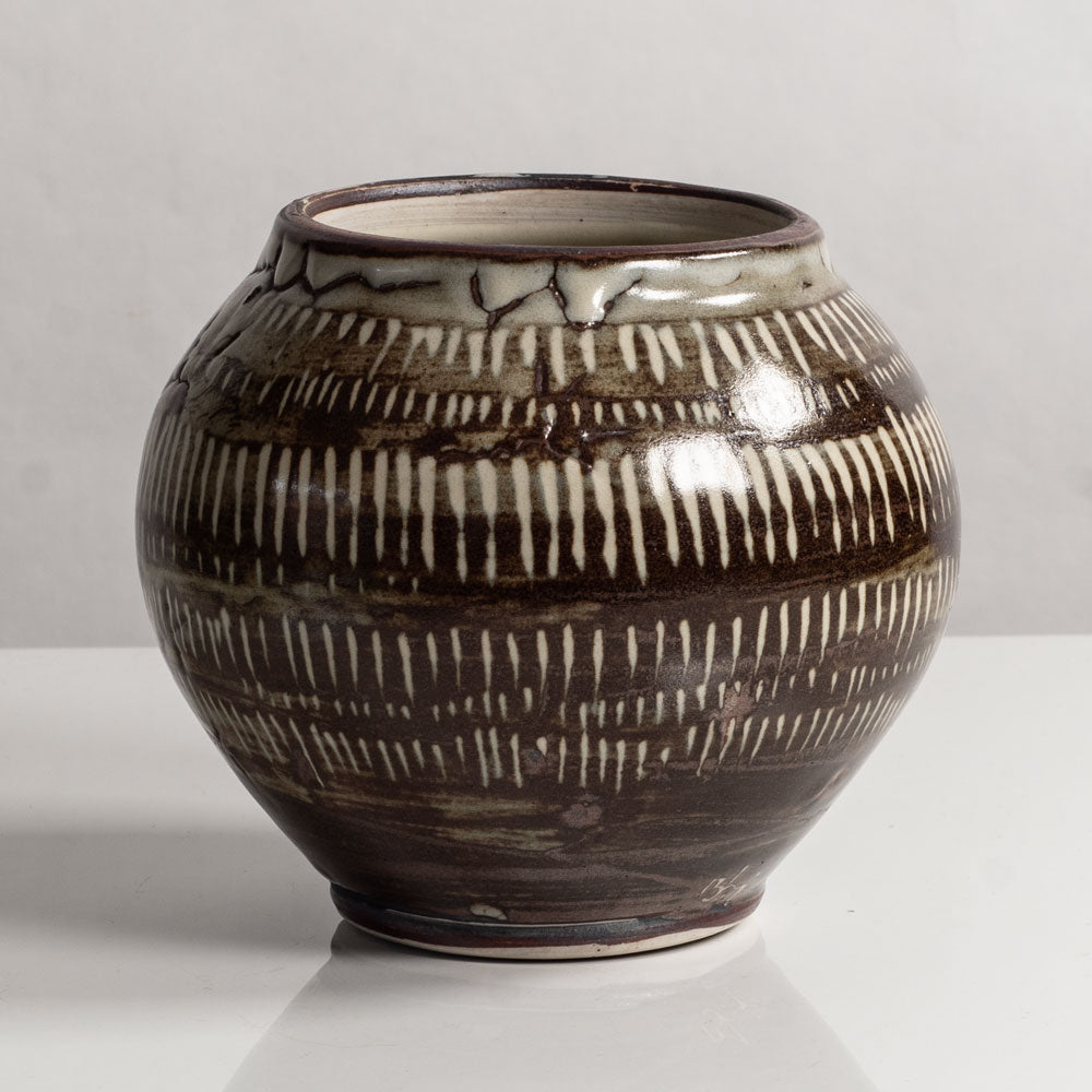 Bernard Leach, St. Ives Pottery, UK stoneware vase L4005