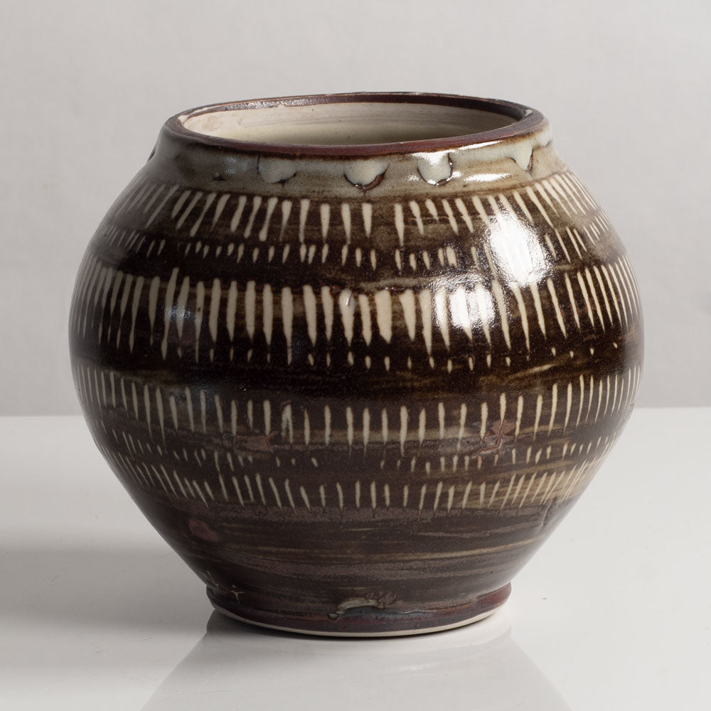 Bernard Leach, St. Ives Pottery, UK stoneware vase L4005