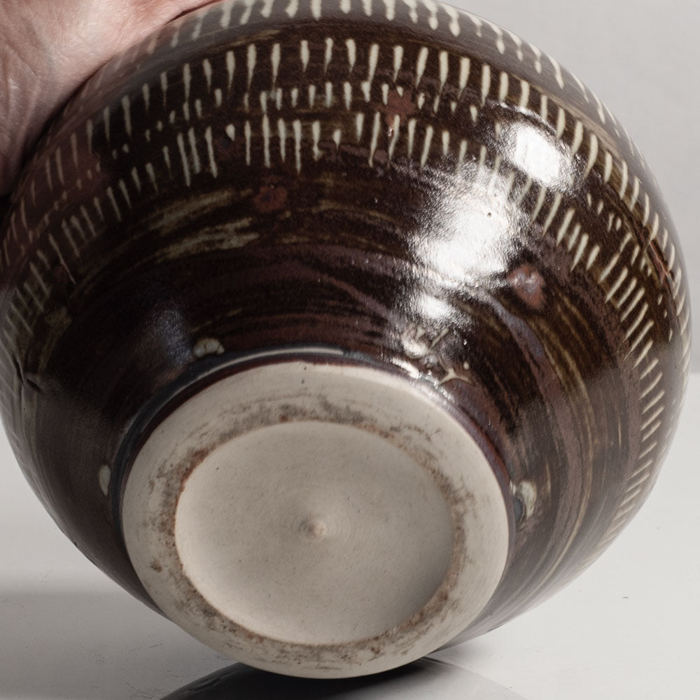 Bernard Leach, St. Ives Pottery, UK stoneware vase L4005