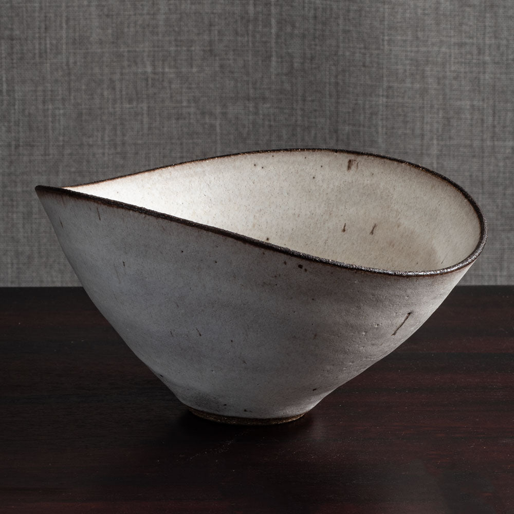 Lucie Rie, UK, unique stoneware bowl with matte off-white glaze M4092
