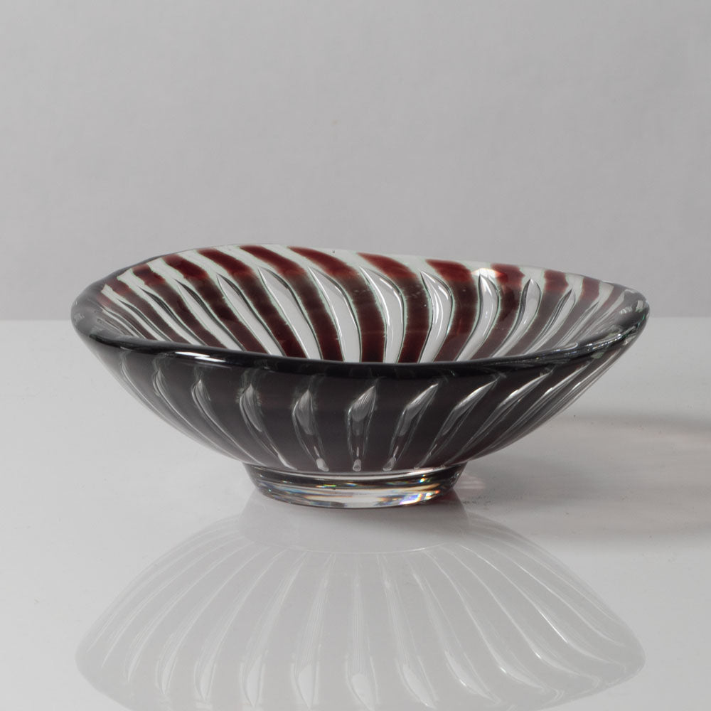 Edvin Öhrström for Orrefors, Sweden, Ariel bowl in red and clear glass L3037
