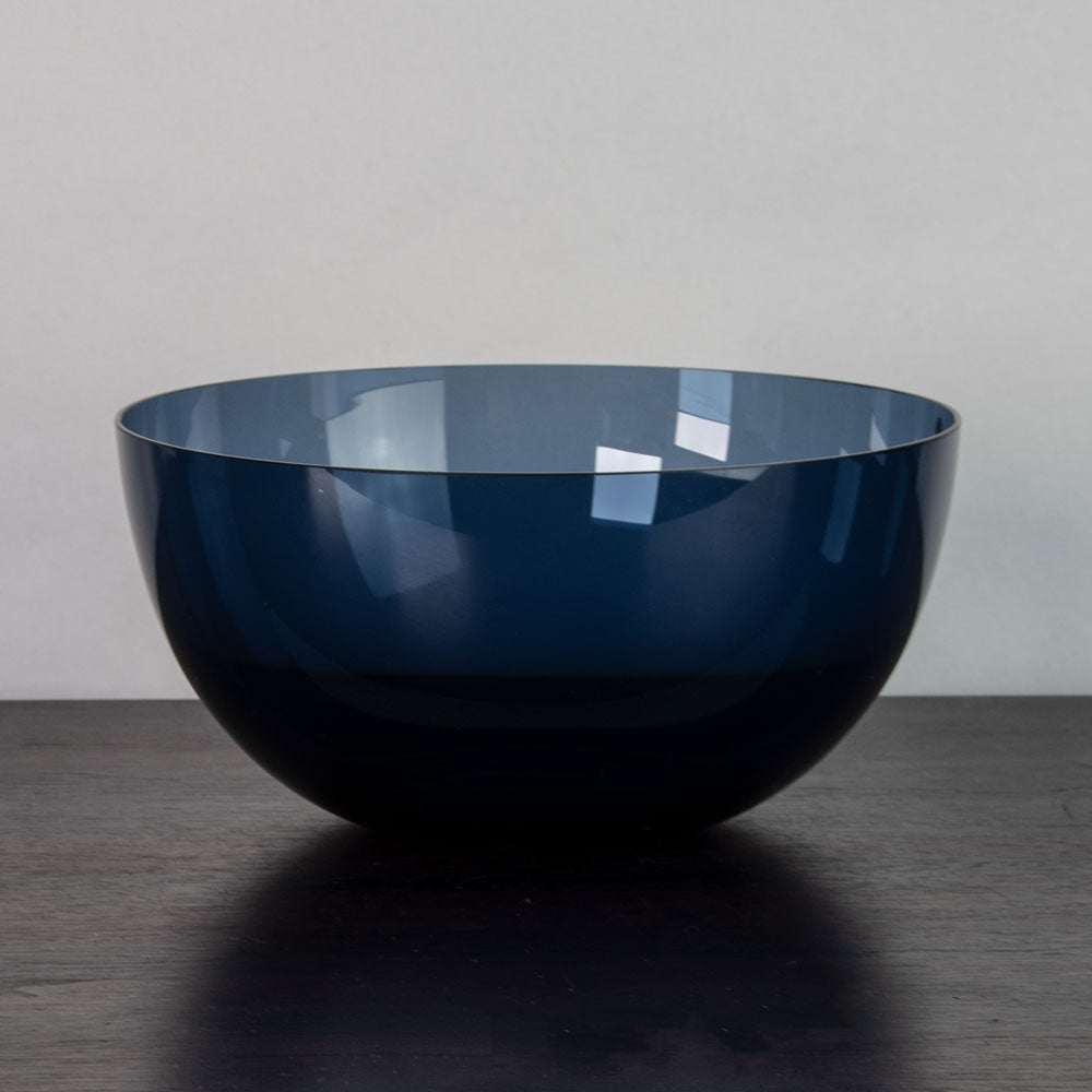 Timo Sarpaneva for Iittala, Finland, "i-glass" bowl in blue glass J1126
